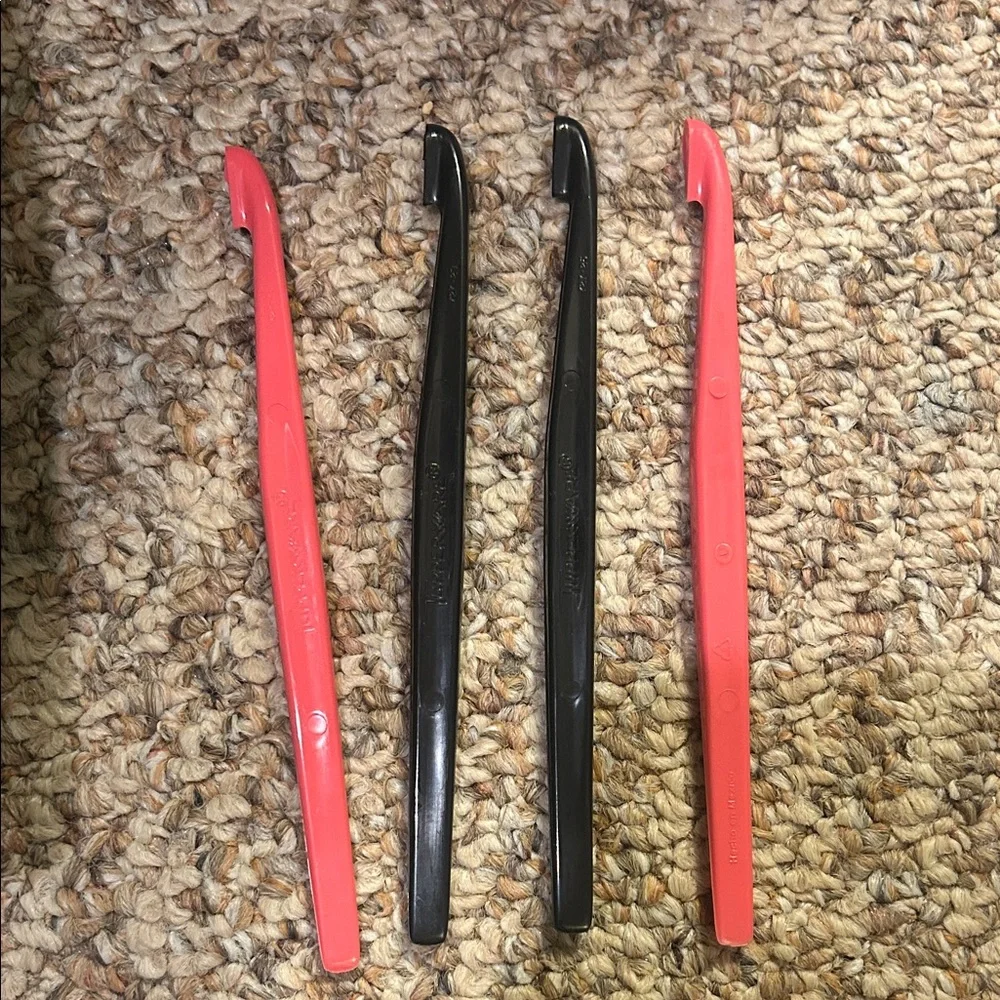 Tupperware Set/4 orange peelers